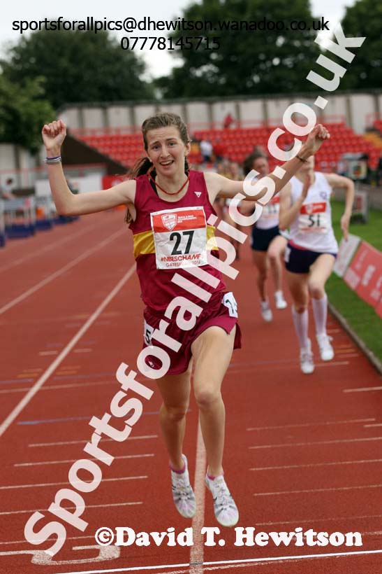 Senior girls 1500 metres, English Schools Track and Field. Photo: David T. Hewitson/Sports for All Pics